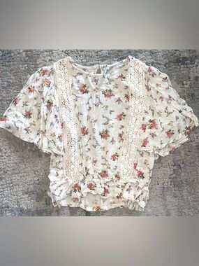 Versona floral blouse size large